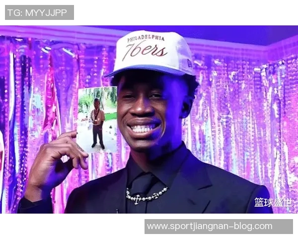 巴哈马国家队友谊深厚希尔德与埃奇库姆互换球衣笑声不断 巴哈马国家队友谊深厚希尔德与埃奇库姆互换球衣笑声不断